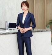 南京职业装(zhuāng)定做公(gōng)司為(wèi)女性朋友设计秋款套装(zhuāng)